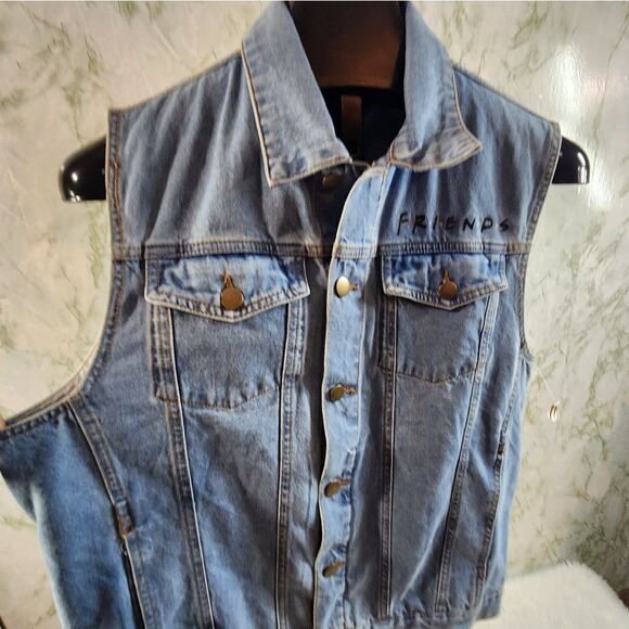 FRIENDS Denim Vest - Picture 6 of 9